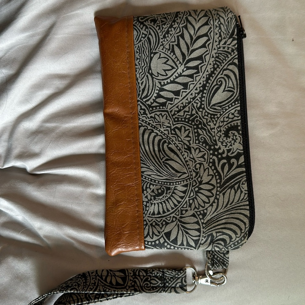 Wristlet